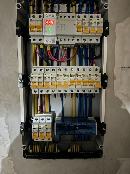 Электрик        .