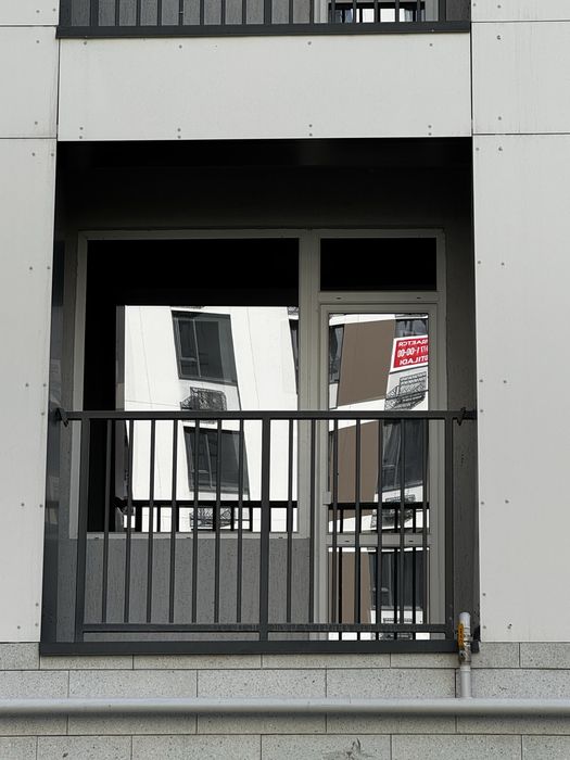 Окна на балкон затемненные фасадные