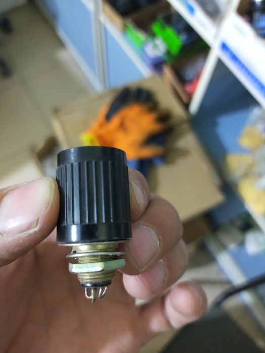 Переменный резистор