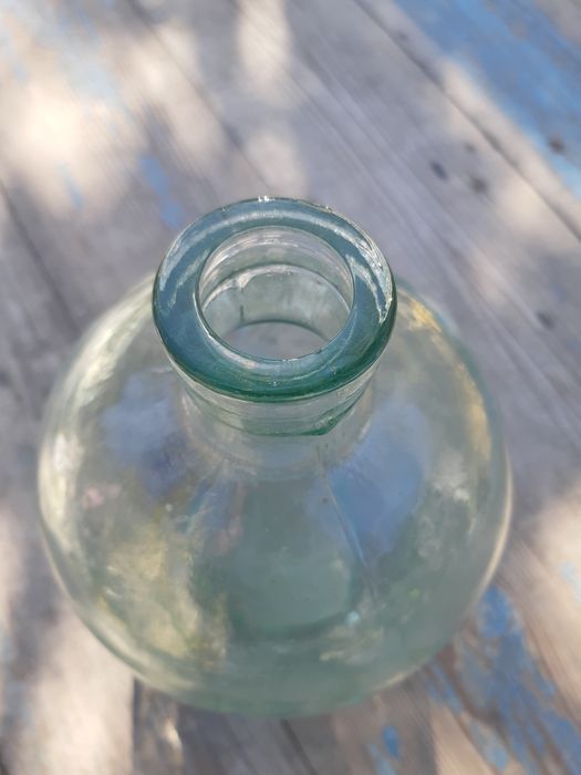 Старинная бутыль