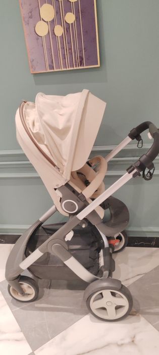 Продам коляску stokke