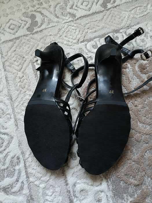 Босоножки Safi, новые, 37 р.