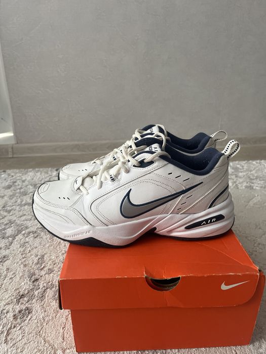 Кроссовки Nike Air Monarch