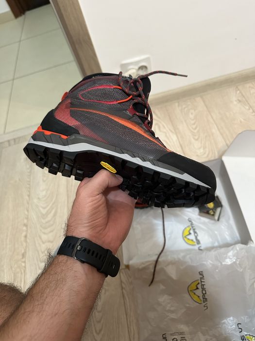 Bocanci drumetie Lasportiva 39 1/2