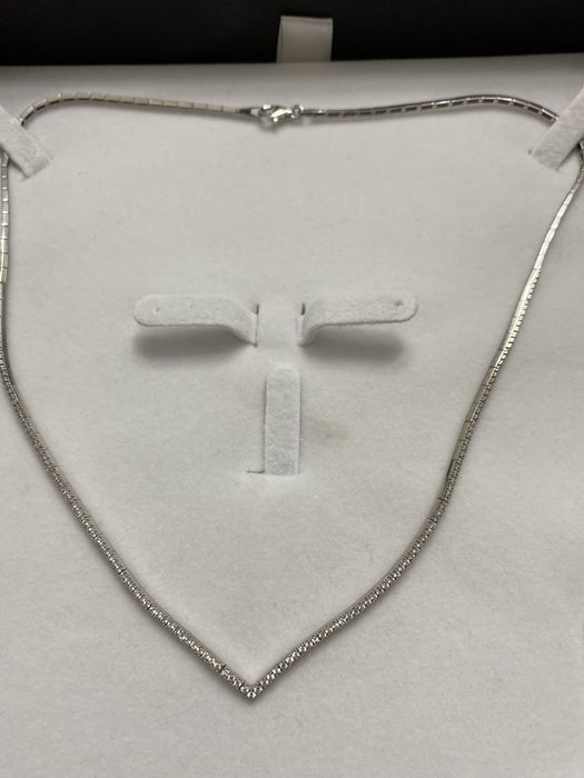 Colier aur alb cu pietricele zirconiu 9,36 g