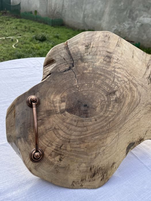 Ръчно изработена дъска за рязане и сервиране