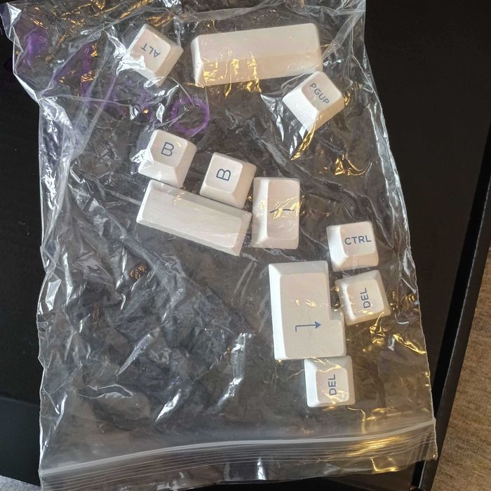 Taste Akko Blue on White keycaps