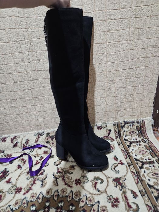 Замшивые высокие сапоги