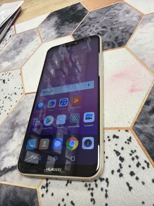Huawei P20 Lite 4/64gb - отлични