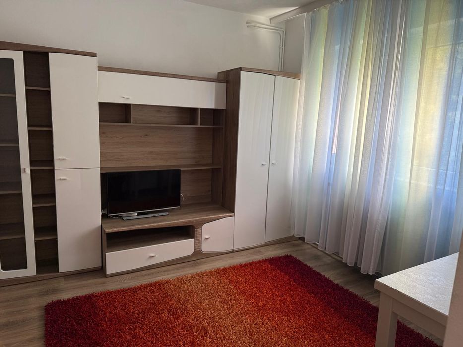 Inchiriez apartament pe str. Mihai Viteazu