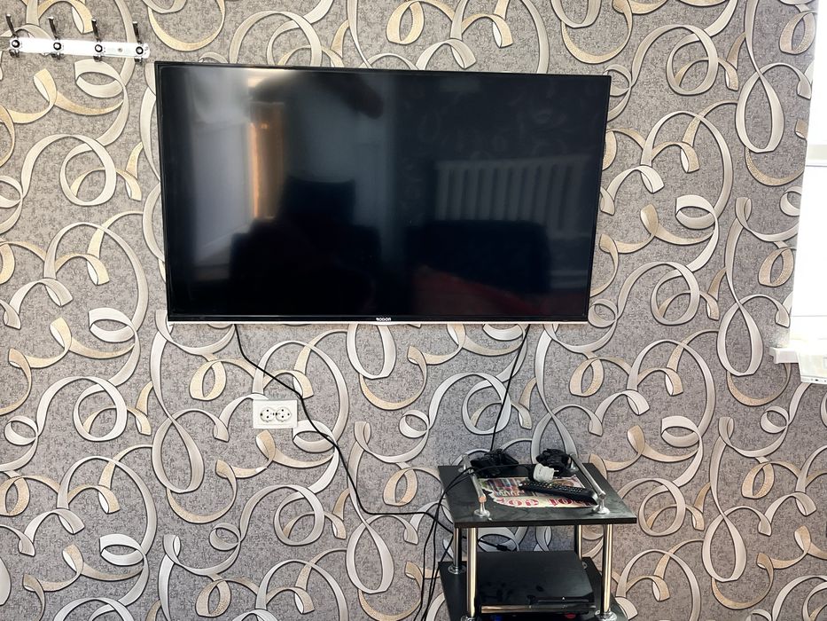 Sotiladi telivizor 55 diyum plastation 3 2 ta pulti bor