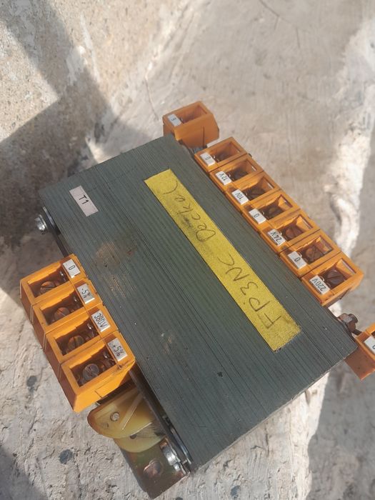 Transformator 220v/800 w