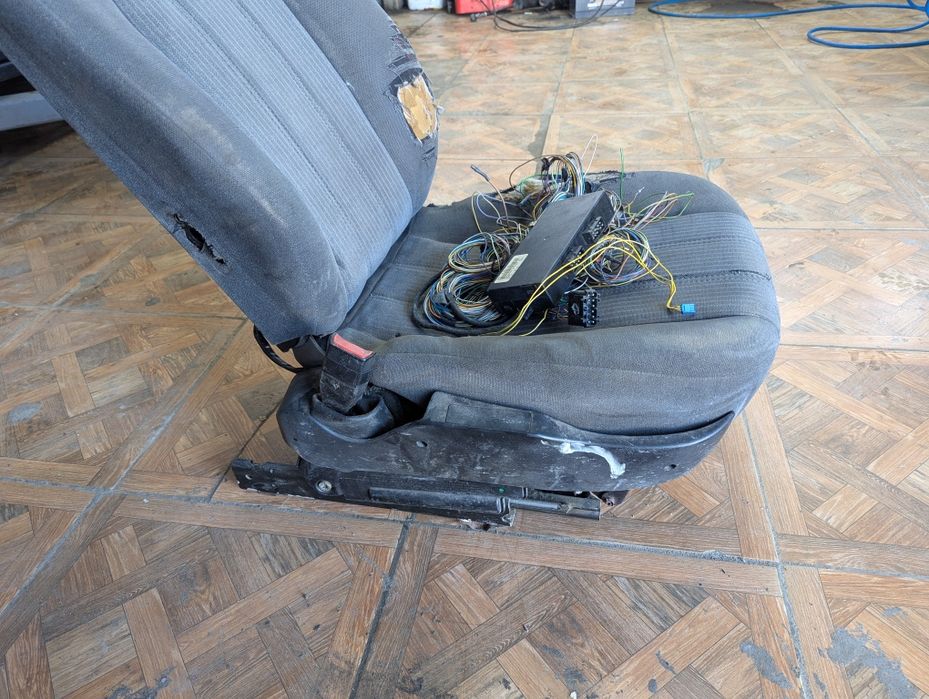 Электросидения от БМВ е34