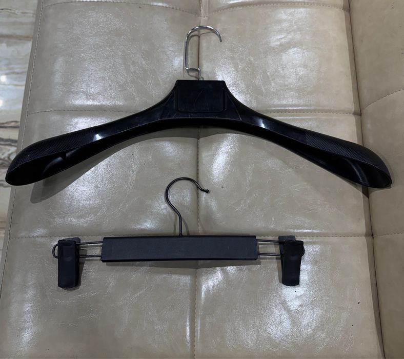 Продам вешалки, зажимы.