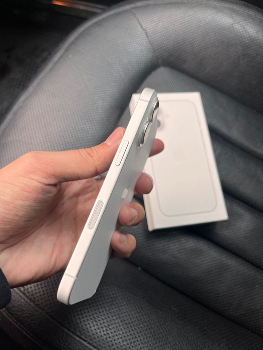 Продам iPhone 16 айфон 16