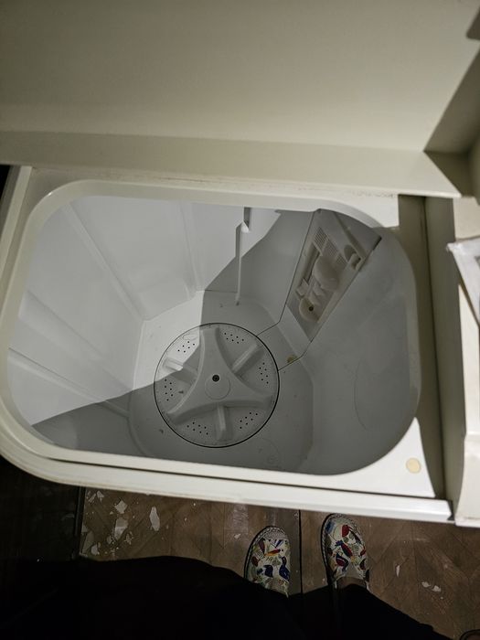 Продаётся стиральная машинка полуавтомат.