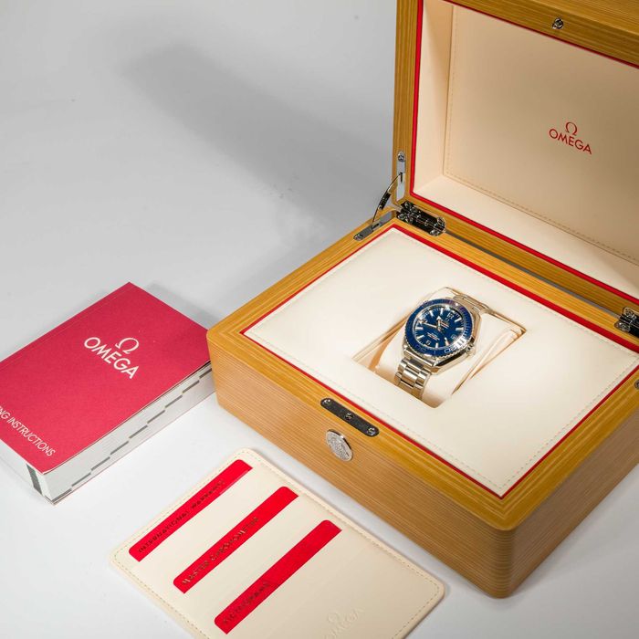 Omega Planet Ocean 600M 39.5mm 215.30.40.20.03.001