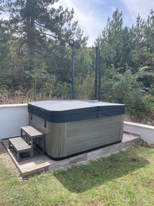 Чисто Ново Джакузи директно от завода производител с 2г гаранция