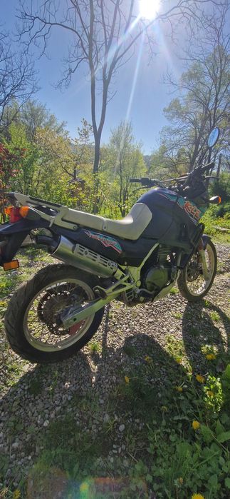 Kawasaki KLE motocicleta touring