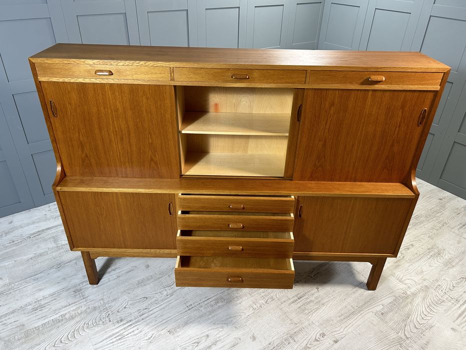 Бюфет от средата на миналия век Д864