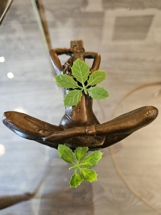 Statueta femeie erotica din bronz