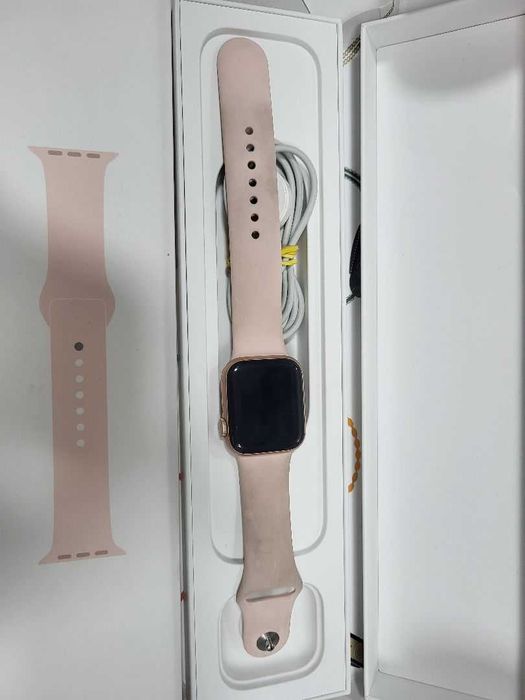 Apple Watch Series 6 40mm ( г. Астана ул Иманова 41) лот 123/2972