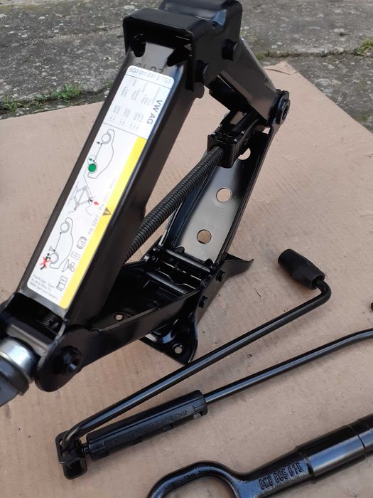 Cric,cheie roti VW Golf,Touran,SKODA Octavia,Rapid, AUDI A3, SEAT Leon