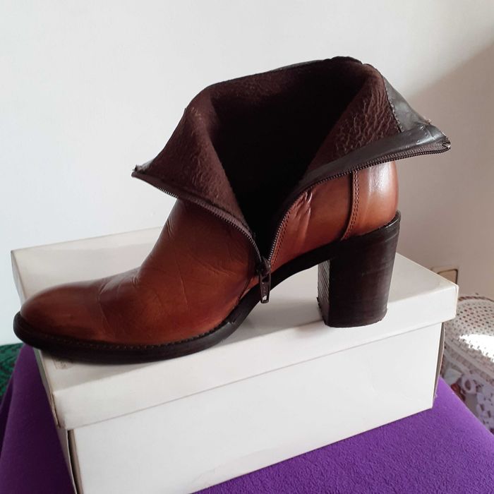 Елегантни боти от естествена кожа! Цената е \.