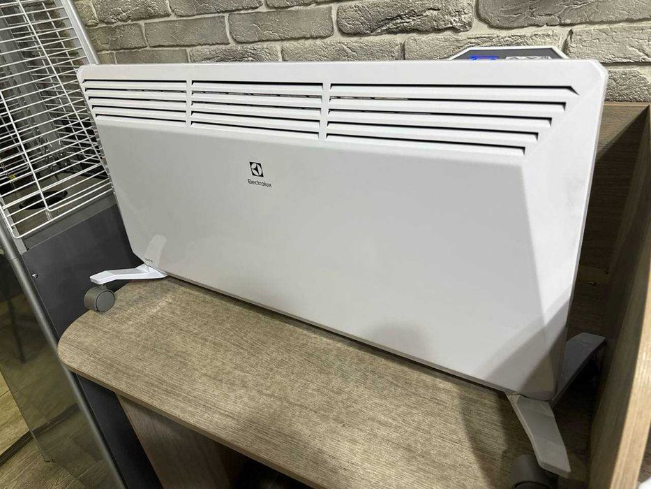конвекторный Обогреватель Electrolux настенная +доставка