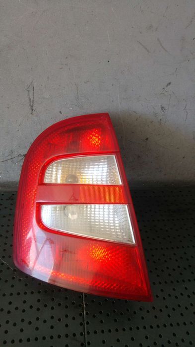 Stop tripla lampa stanga skoda fabia 1 6y2 6y6945095b 6y6945111b