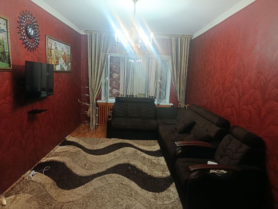 Продаётся кв на Сергели-3 3/3/5.Не торец Чистенькая.Не дорого(82 000&)