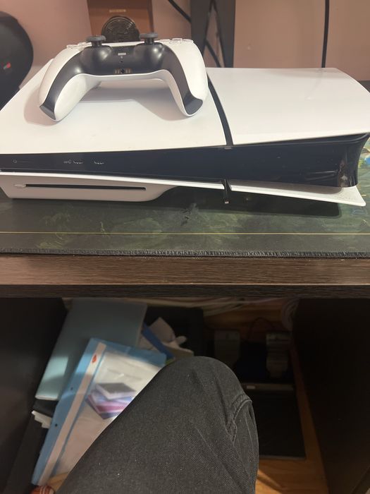 Vand Ps5 slim ca nou