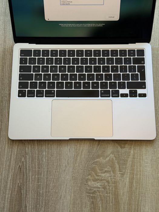 Apple MacBook Air M2 2022, 13.6”, 8GB RAM, 256GB SSD