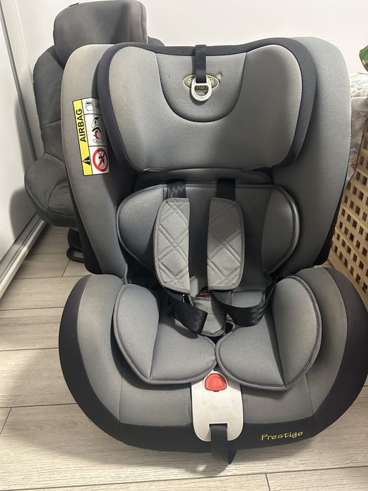 Vand doua scaune auto 250 lei