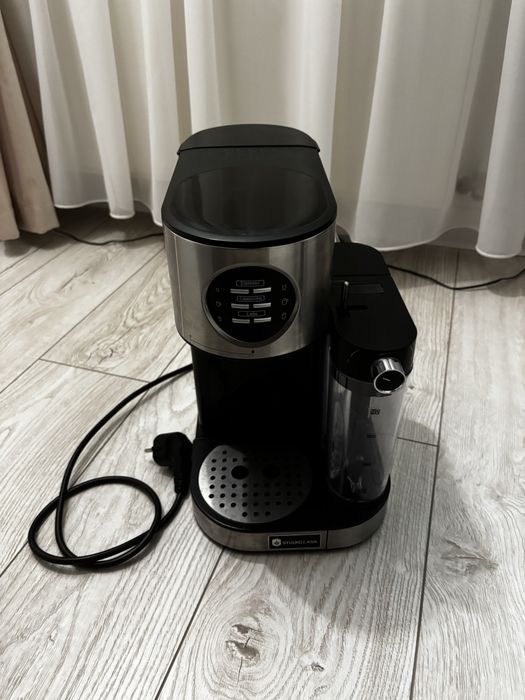 Espressor Studio Casa Barista latte