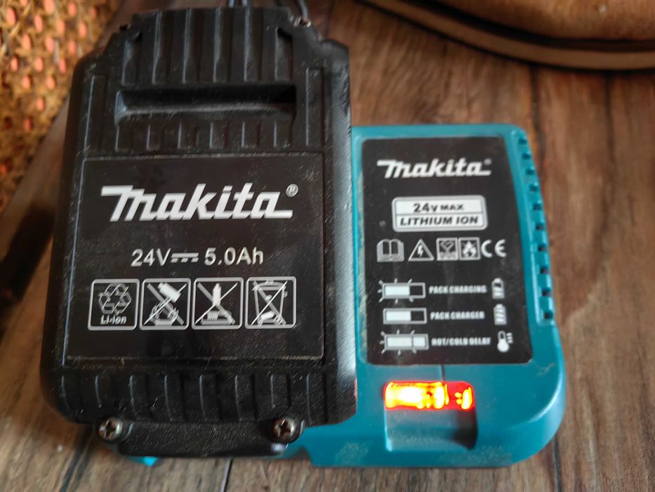 Акумулатори и куфар MAKITA