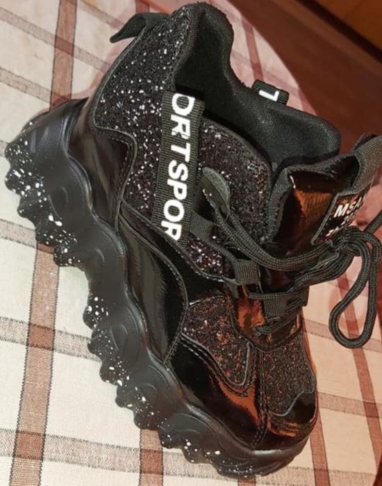 Обувки на платформа-нови