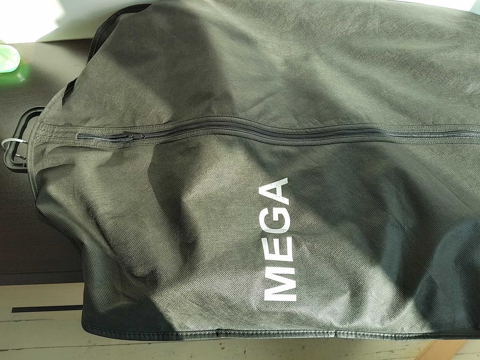 Продавам Отличен Черен Костюм и панталон Mega Размер 58 EU 40Лв