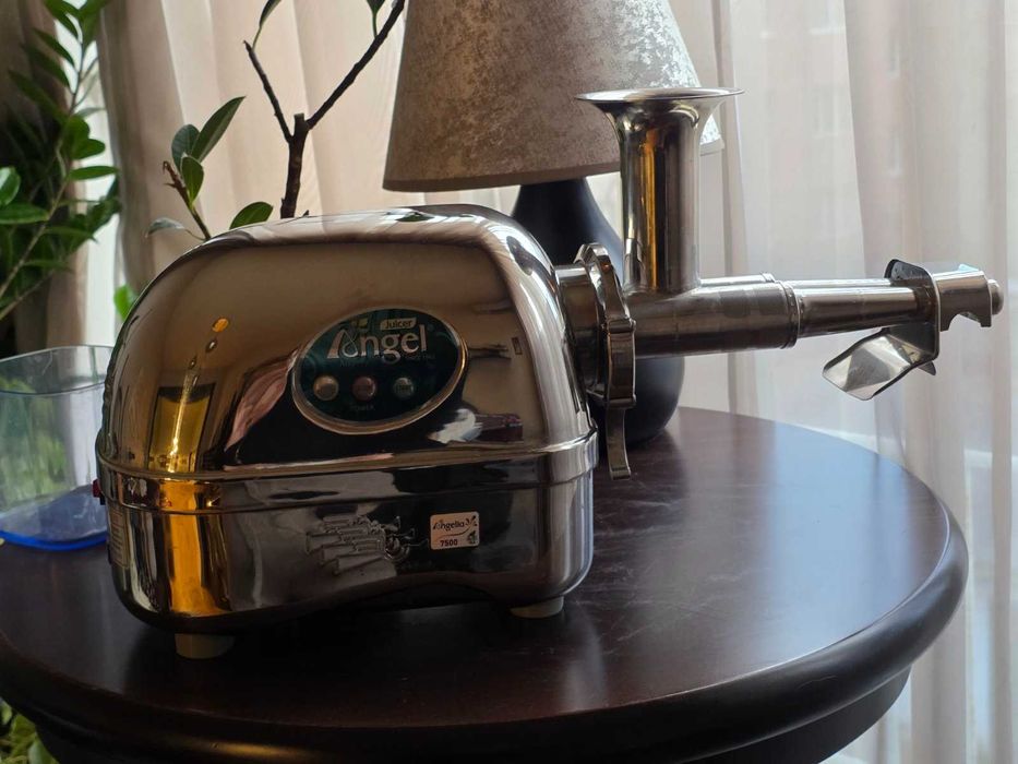 Двувалова студенопресоваща сокоизтизсквачка - Angel 7500 - висок клас