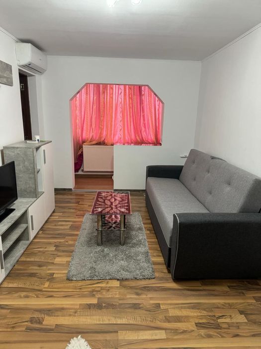 Garsoniera cf 1 de inchiriat