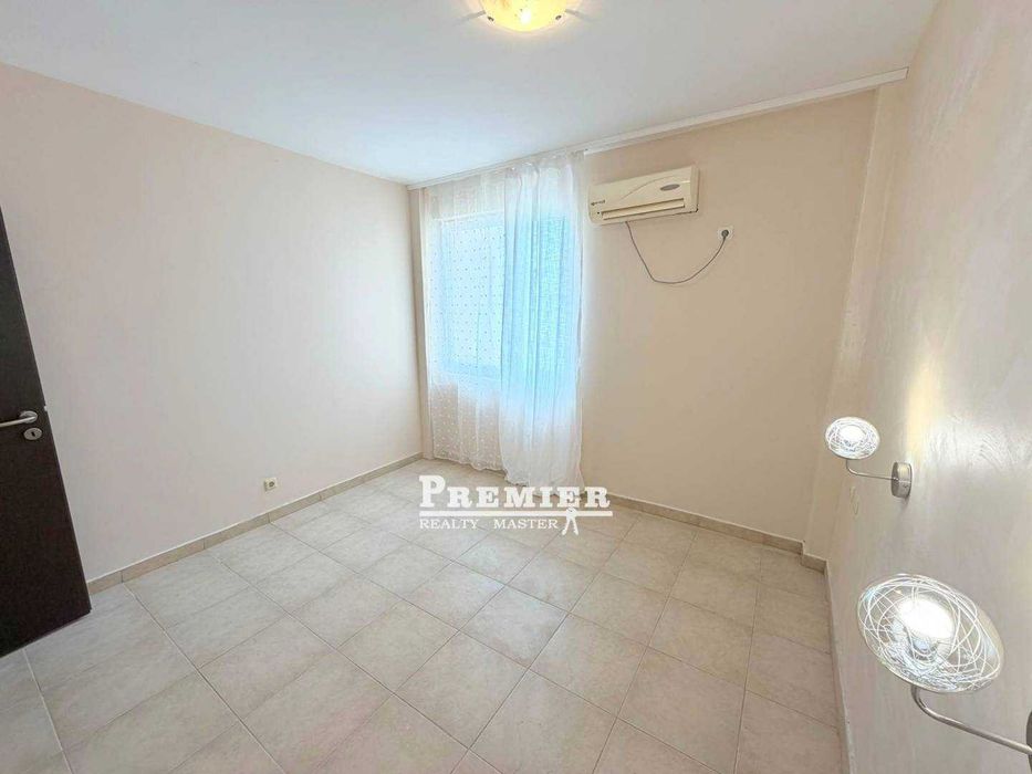 Продава се Тристаен апартамент в к.к. Слънчев бряг - 74 кв.м за 878 €/кв.м - Снимка #2