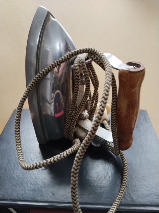 Утюг советский, 1955 год, рабочий