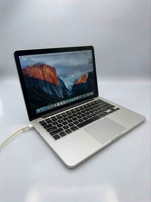 MacBook Pro 13" Retina (Early 2015) – Топ състояние, Пълен комплект