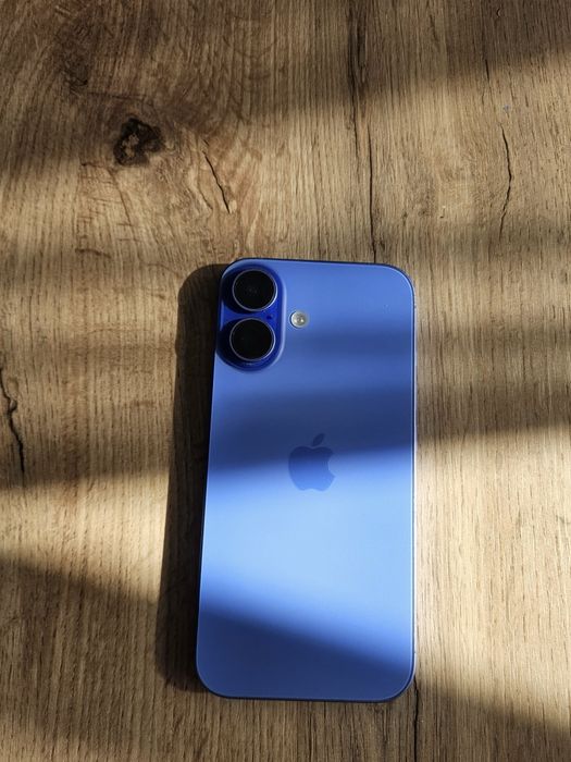 IPhone 16 Ultramarin