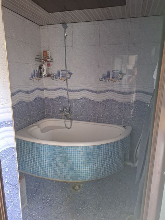 Срочна ховли сотилади