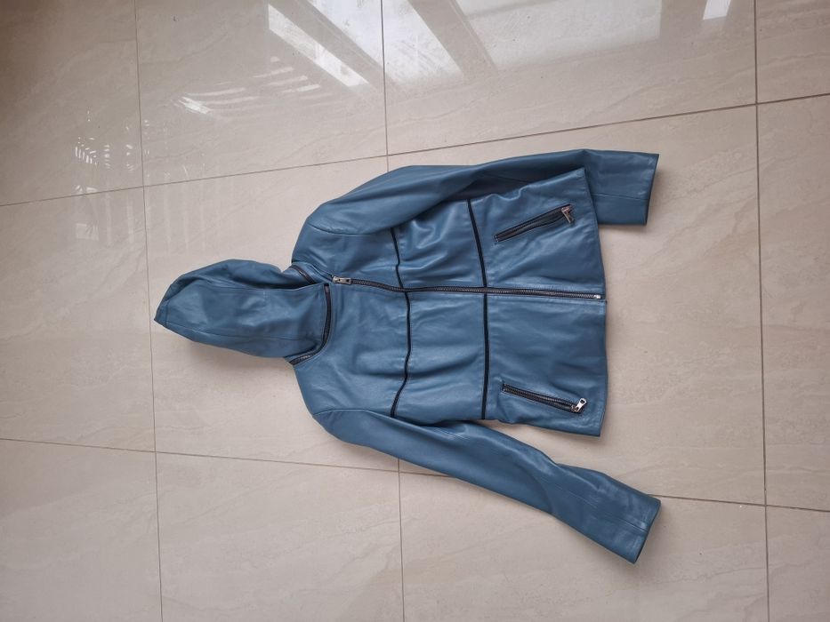 Geaca de damă din piele versatila