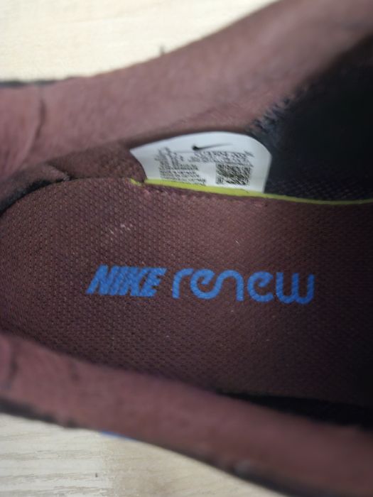 Кроссовки Nike оригинал размер 40