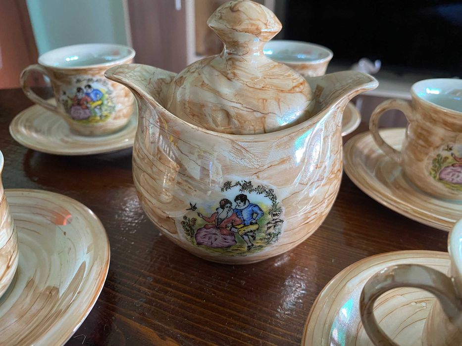 Порцеланов сервиз