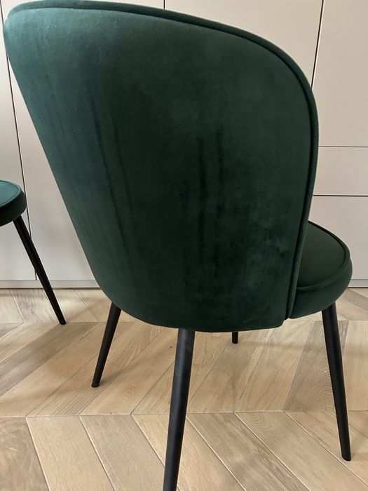 Set 2 scaune Jysk model Risskov catifea verde si scaun Mobexpert