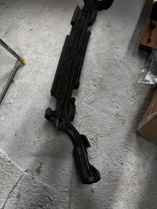 Absorbant bară față audi q7.4m.